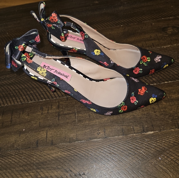 Betsy Johnson Ginjer heels - Picture 3 of 16